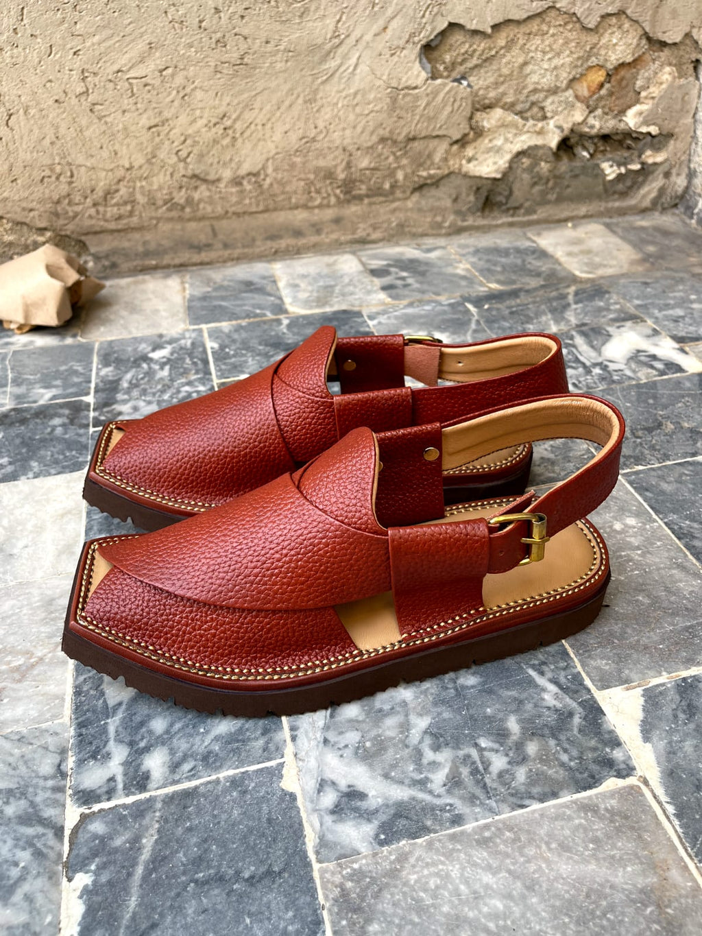 Air kaptan Brown Dotted