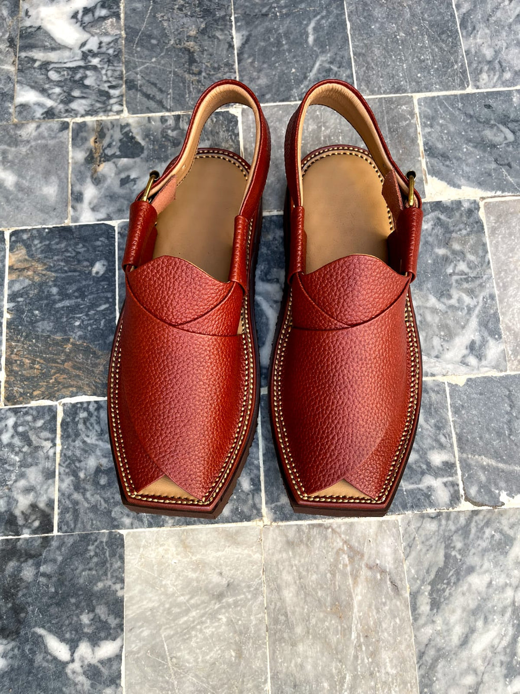 Air kaptan Brown Dotted