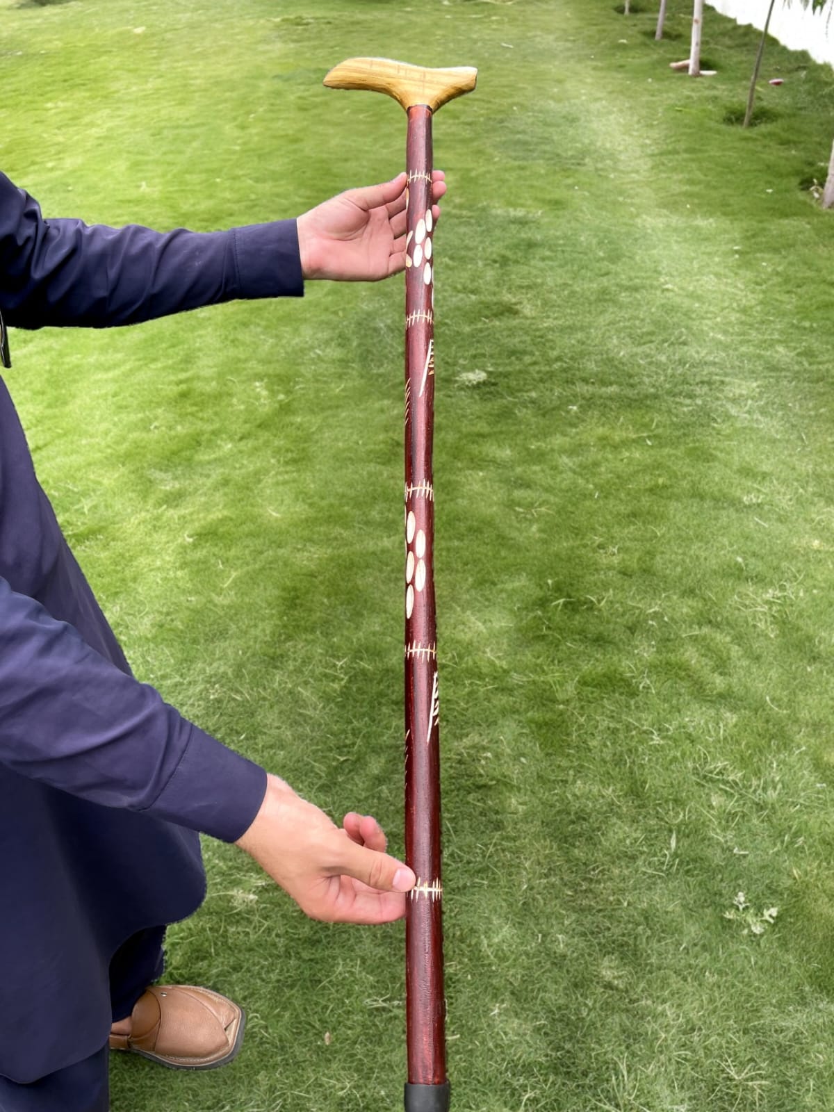 Premium Shahtoot Wood Walking Cane – Classic Brown (Derby T Sahpe handle)